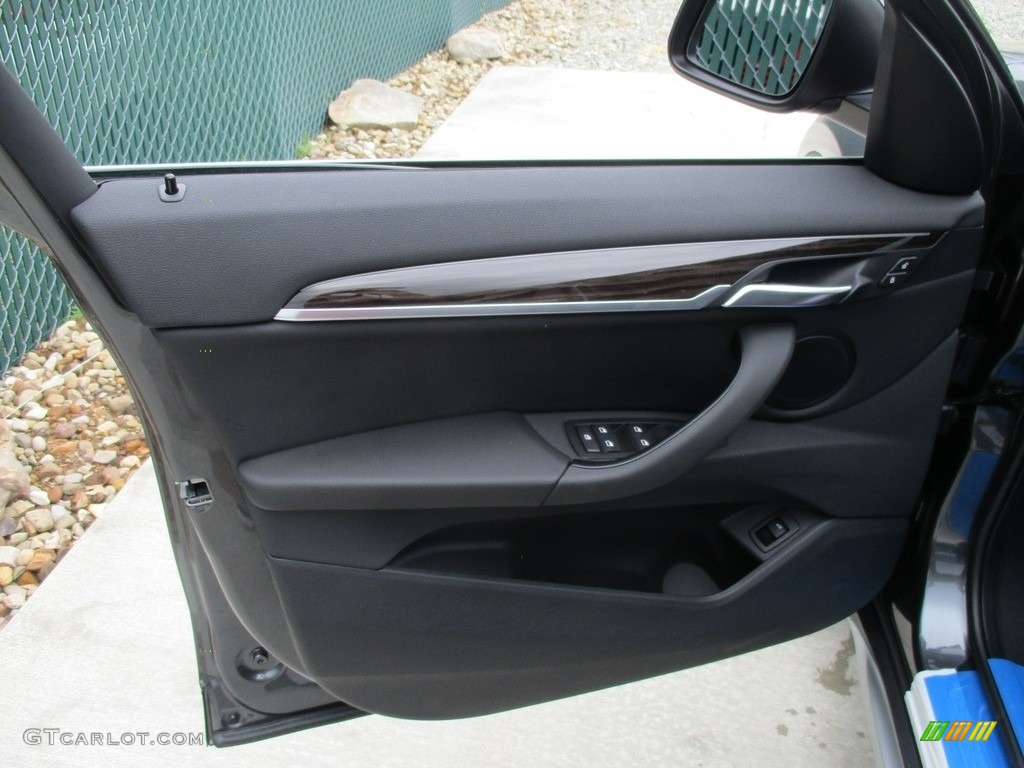2016 X1 xDrive28i - Mineral Grey Metallic / Black photo #10