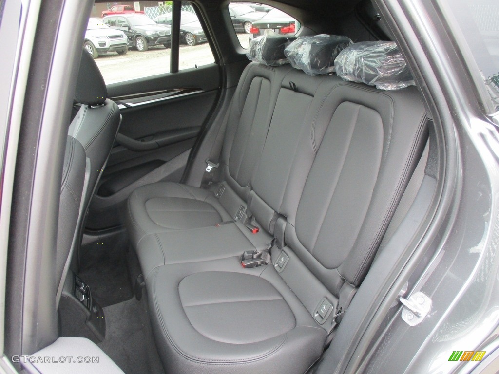 2016 X1 xDrive28i - Mineral Grey Metallic / Black photo #13