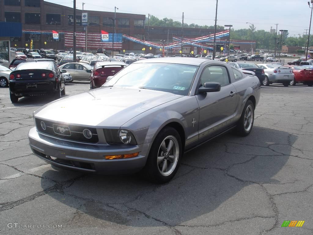 2006 Mustang V6 Premium Coupe - Tungsten Grey Metallic / Light Parchment photo #15