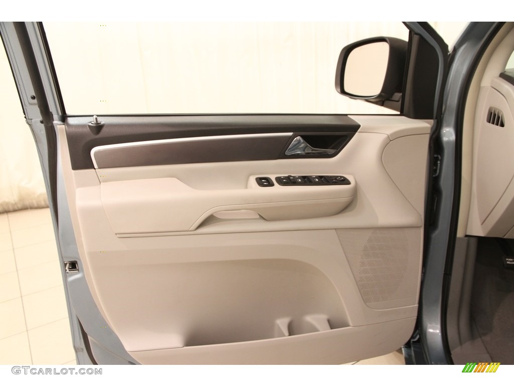 2010 Routan SE - Antigua Blue Metallic / Aero Gray photo #4