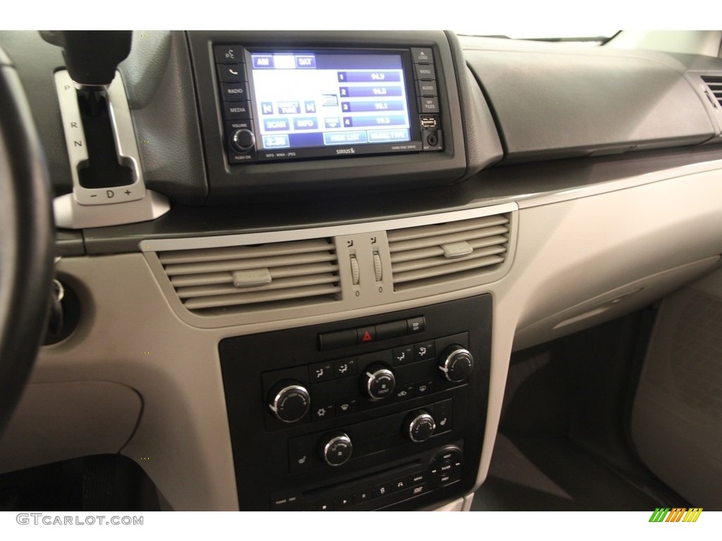 2010 Routan SE - Antigua Blue Metallic / Aero Gray photo #9