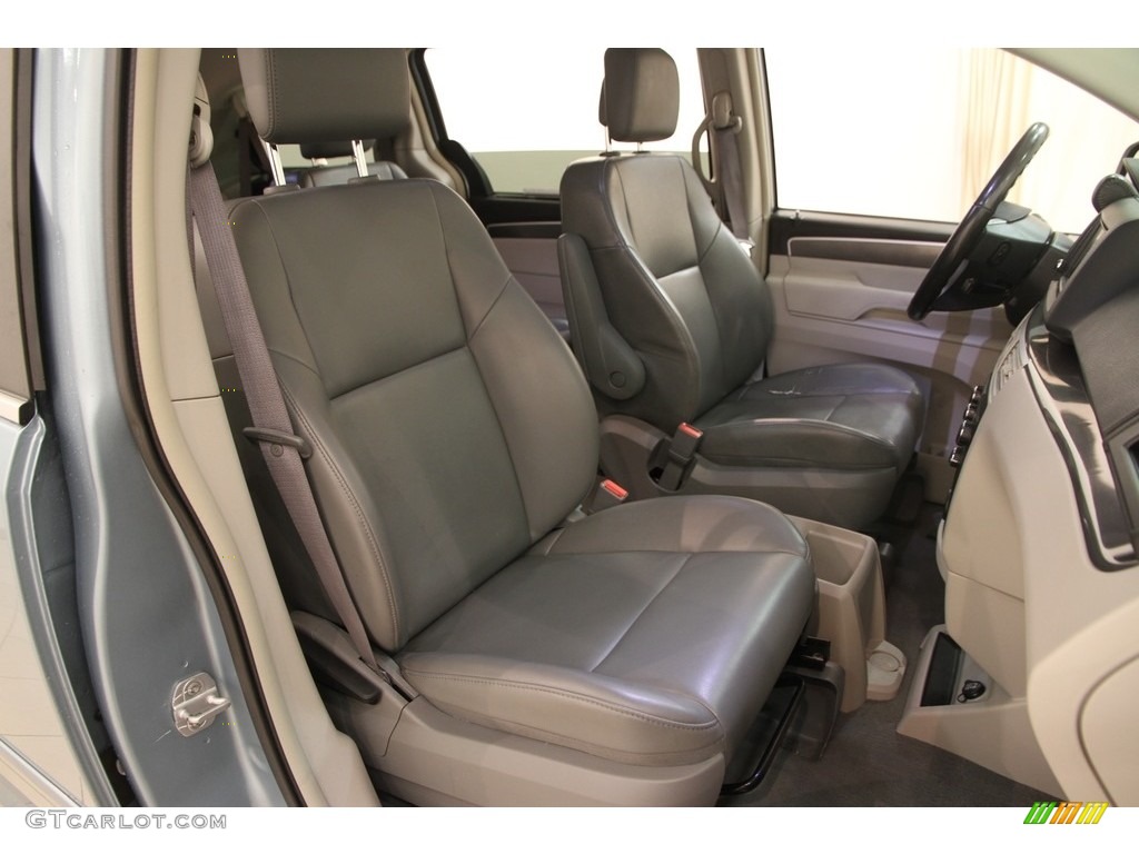 2010 Routan SE - Antigua Blue Metallic / Aero Gray photo #16