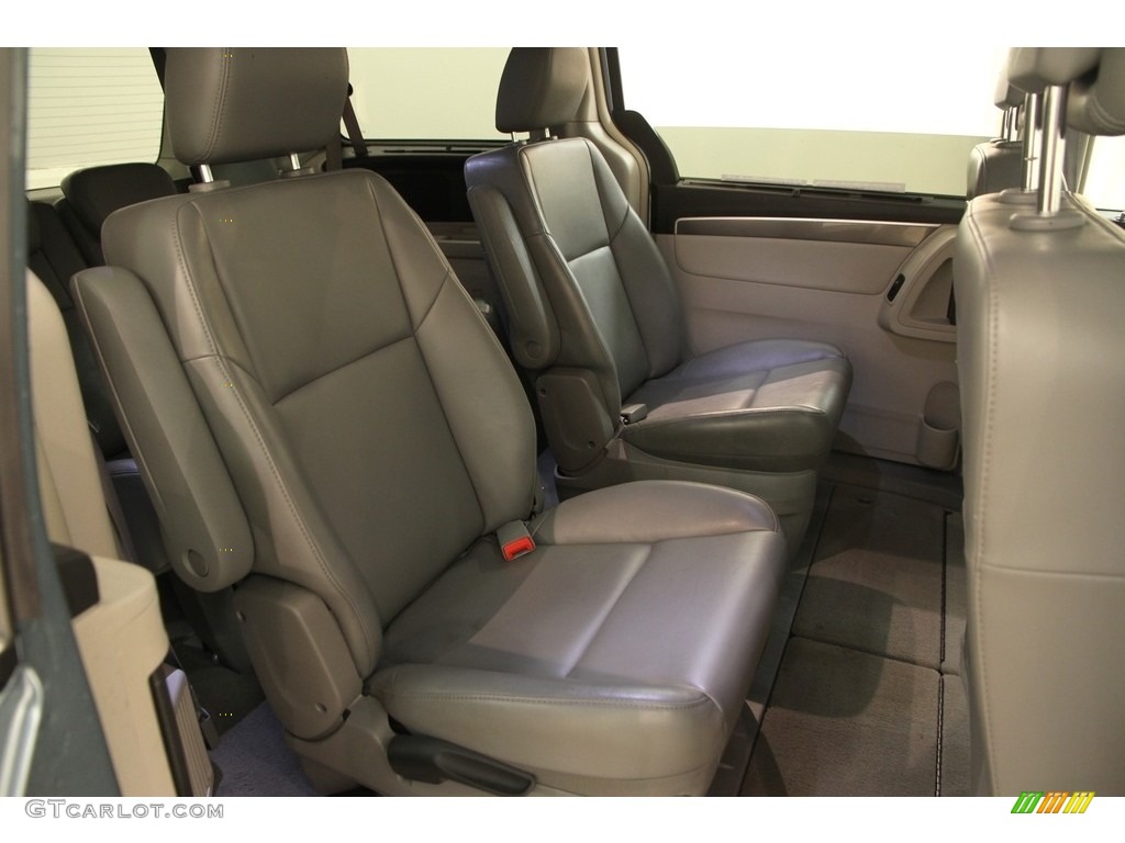 2010 Routan SE - Antigua Blue Metallic / Aero Gray photo #17