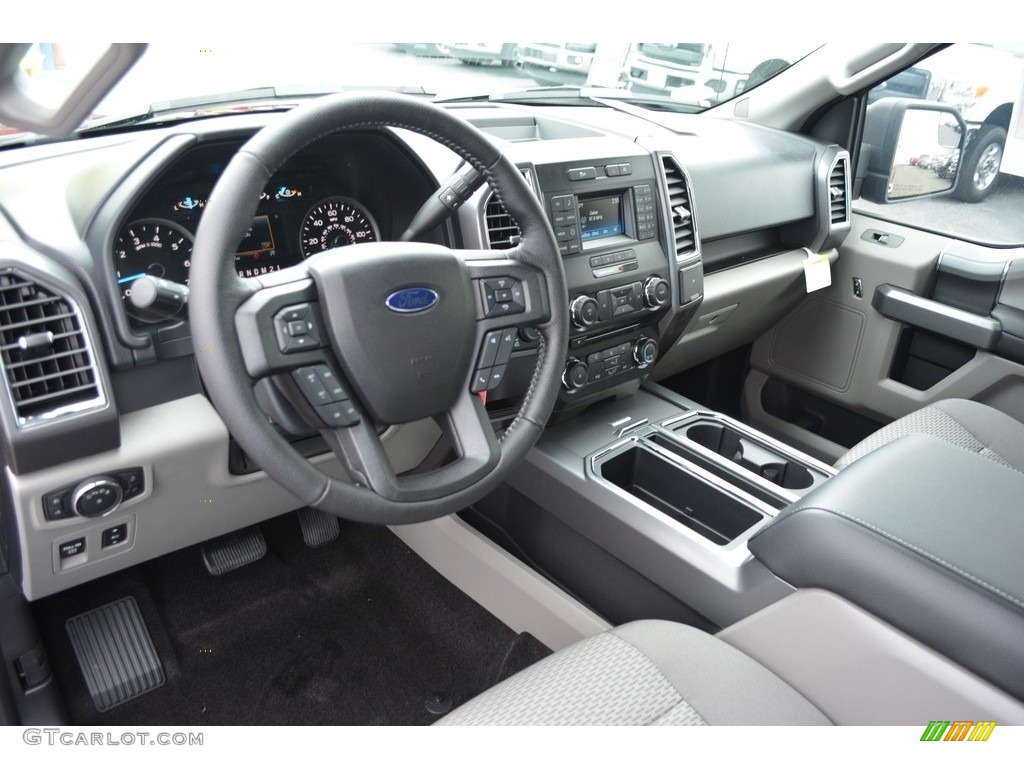 Medium Earth Gray Interior 2016 Ford F150 XLT SuperCab 4x4 Photo #112725906