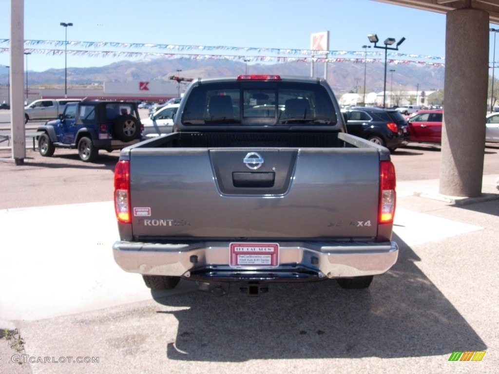 2007 Frontier SE King Cab 4x4 - Storm Gray / Desert photo #4