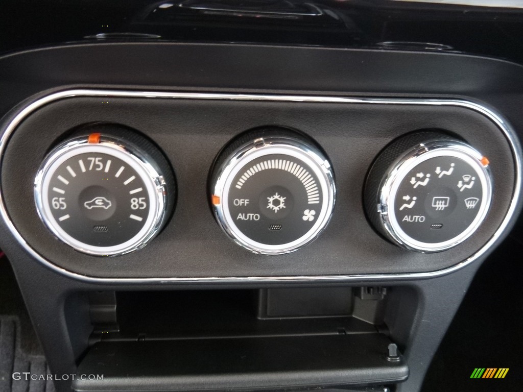 2015 Mitsubishi Lancer Evolution GSR Controls Photos