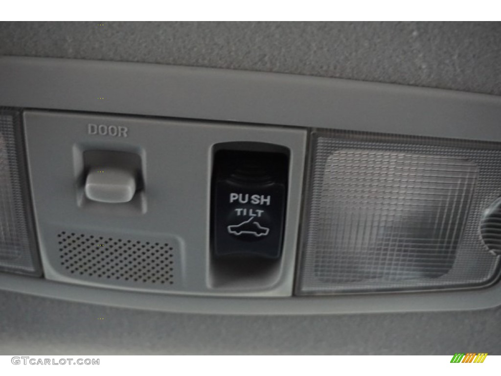 2007 Outlander XLS 4WD - Deep Blue Metallic / Black photo #48
