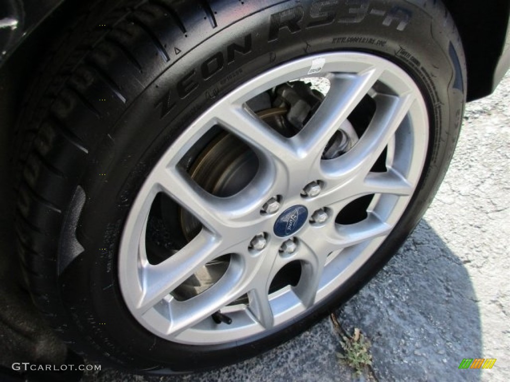 2015 Focus SE Hatchback - Tuxedo Black Metallic / Charcoal Black photo #3