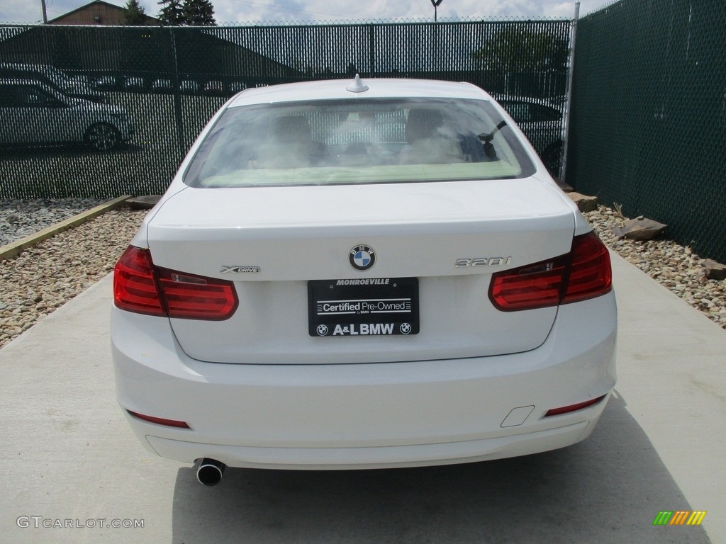 2013 3 Series 320i xDrive Sedan - Alpine White / Venetian Beige photo #9