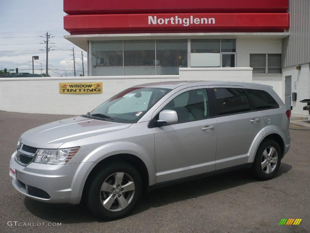 Bright Silver Metallic Dodge Journey