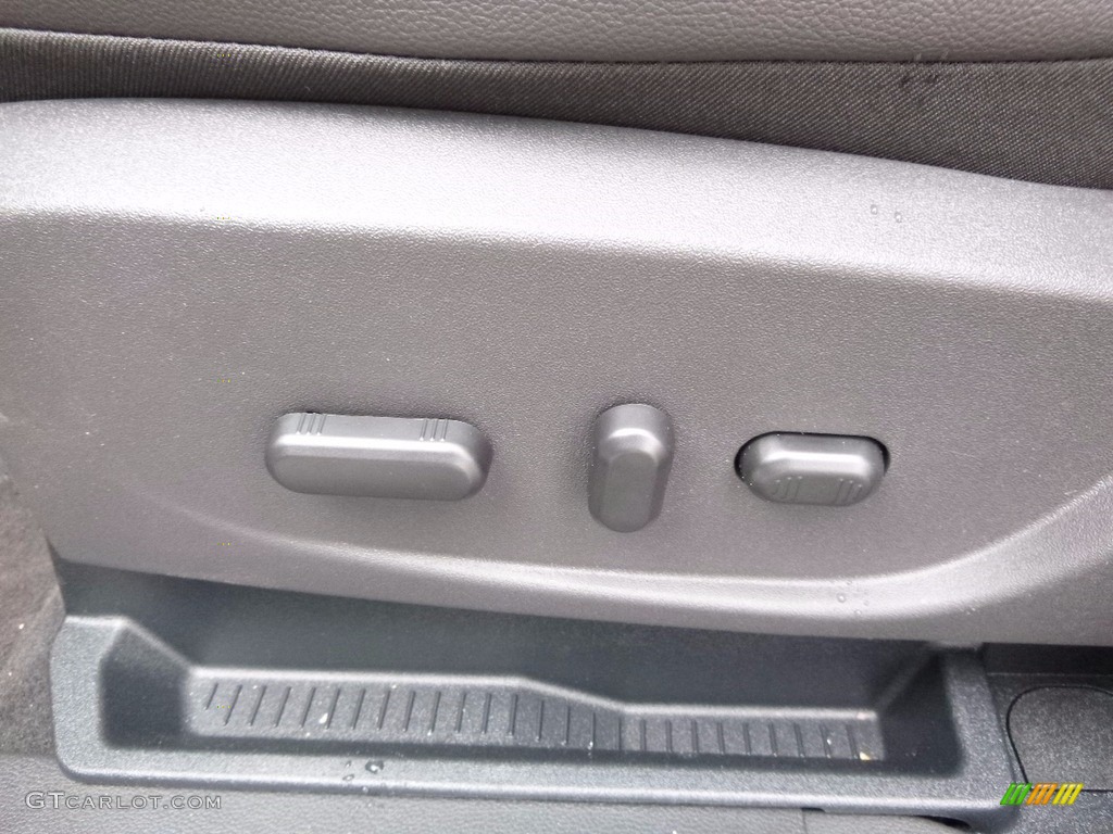 2017 Escape Titanium 4WD - White Gold / Charcoal Black photo #14