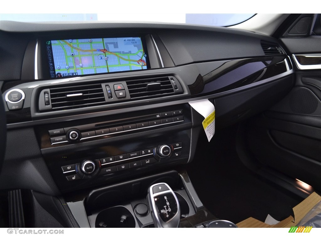 2016 5 Series 528i Sedan - Dark Graphite Metallic / Black photo #11