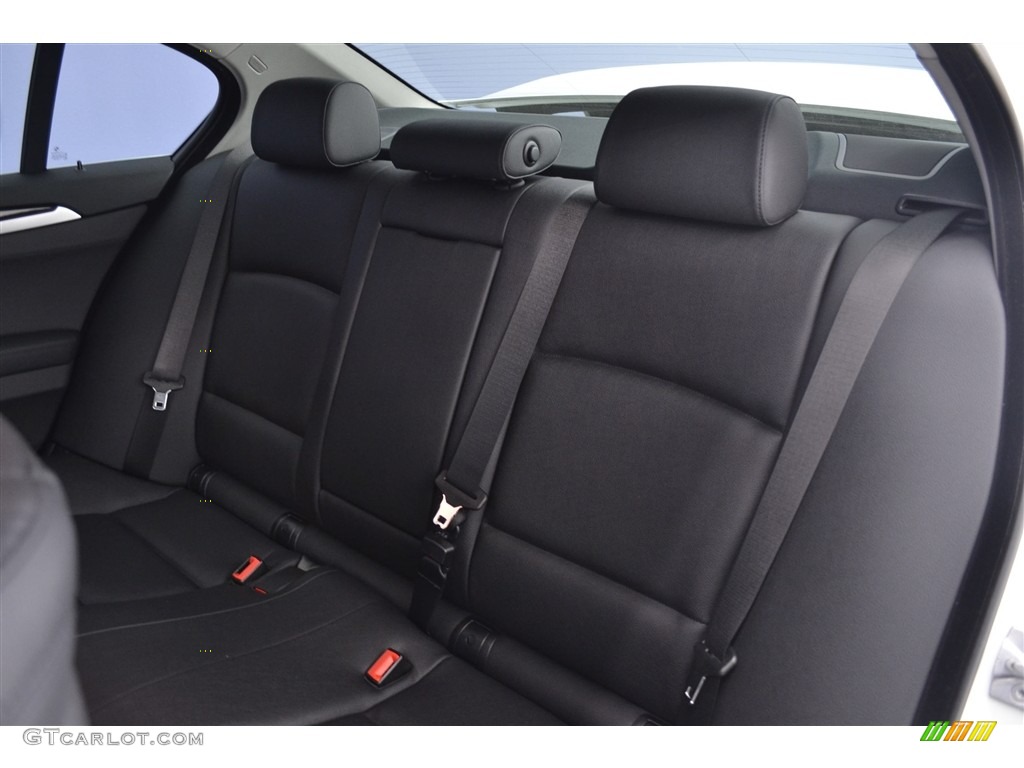 2016 5 Series 528i Sedan - Alpine White / Black photo #8