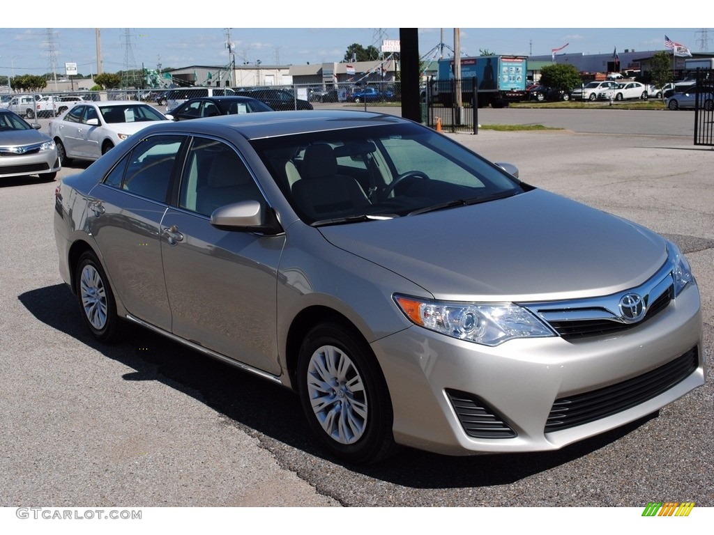 2013 Camry LE - Champagne Mica / Ivory photo #7