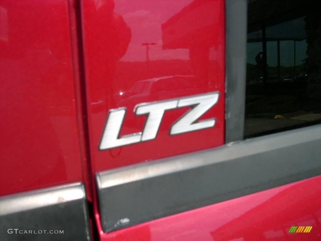2003 TrailBlazer LTZ 4x4 - Majestic Red Metallic / Medium Pewter/Dark Pewter photo #18