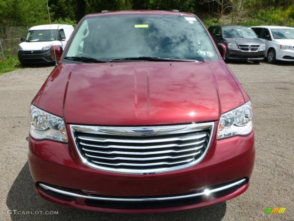 2016 Town & Country Touring - Deep Cherry Red Crystal Pearl / Black/Light Graystone photo #14