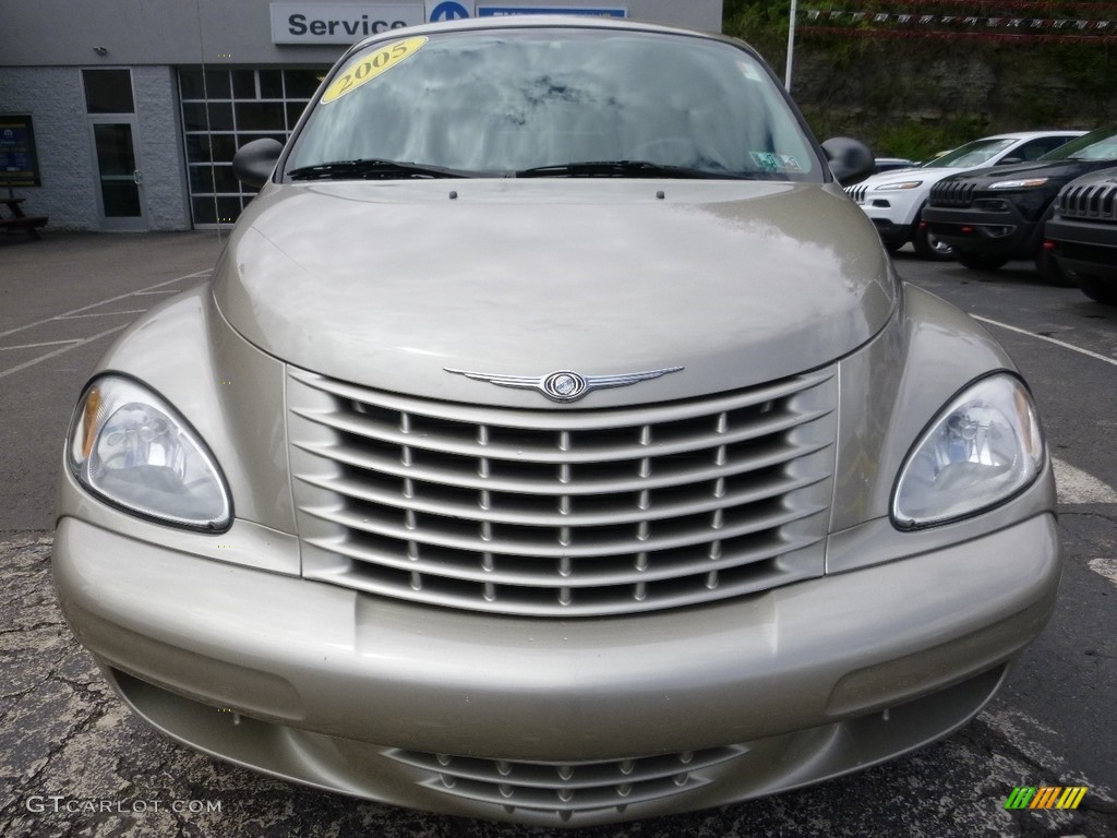 2005 PT Cruiser Touring - Linen Gold Metallic Pearl / Dark Slate Gray photo #9