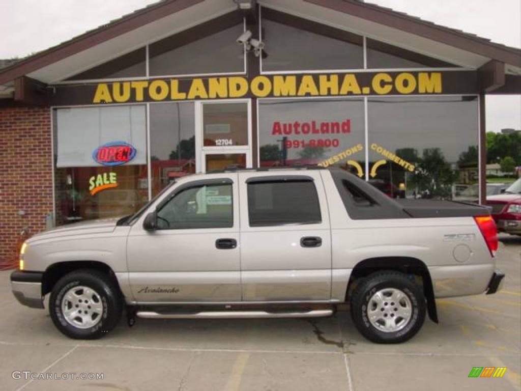 2004 Avalanche 1500 Z71 4x4 - Silver Birch Metallic / Dark Charcoal photo #1