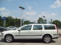 Ice White - V70 2.4 Photo No. 6