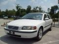 Ice White - V70 2.4 Photo No. 7