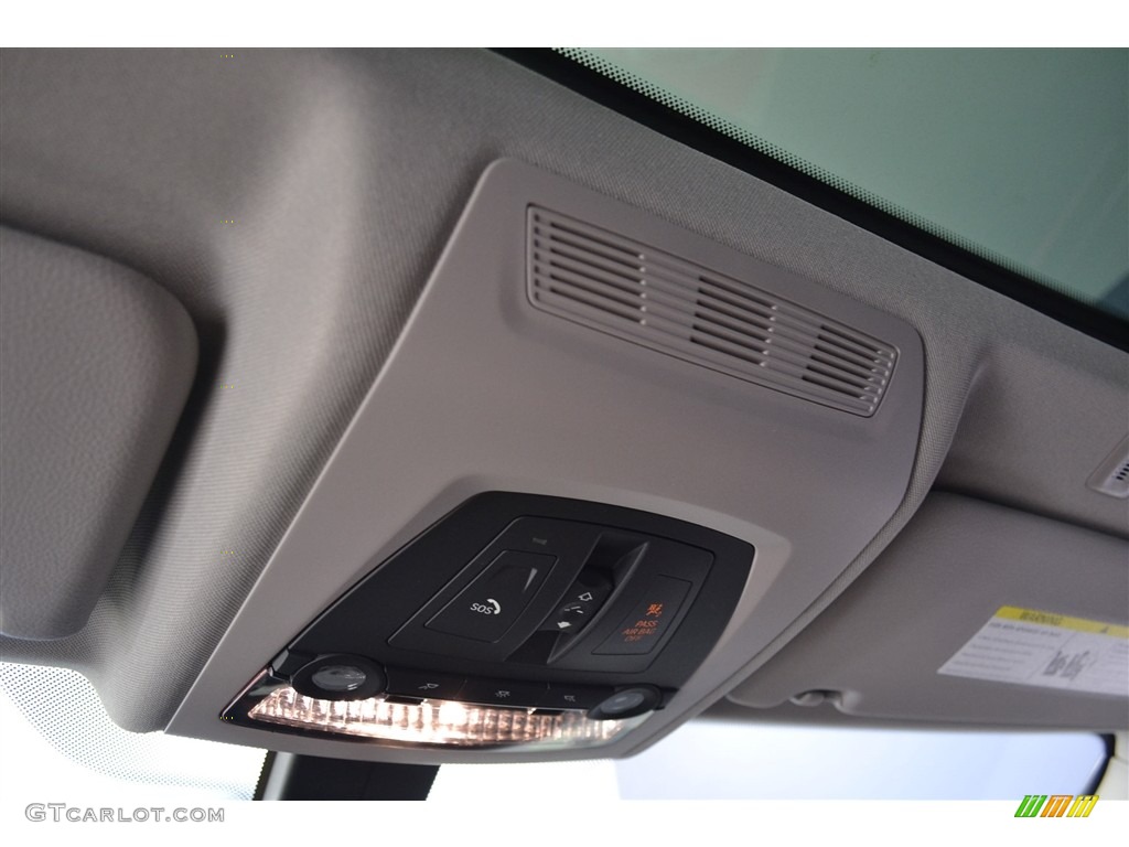 2016 5 Series 528i Sedan - Jet Black / Black photo #13