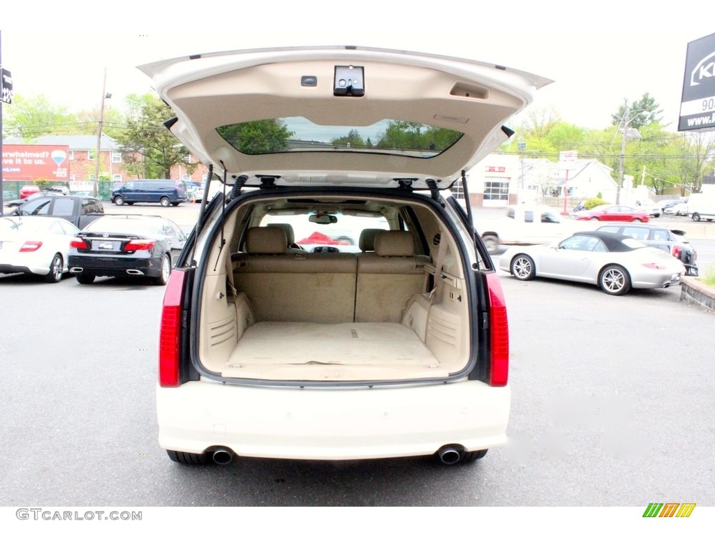 2006 SRX V6 - White Diamond / Cashmere photo #35