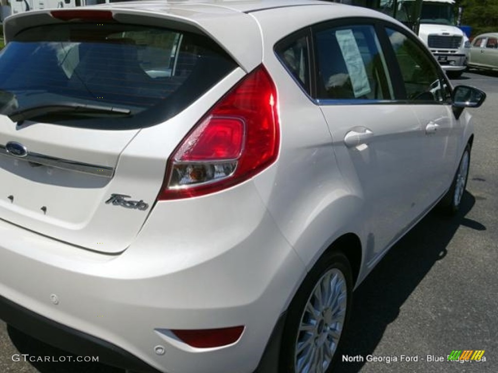 2016 Fiesta Titanium Hatchback - White Platinum Metallic Tri-coat / Medium Light Stone photo #35
