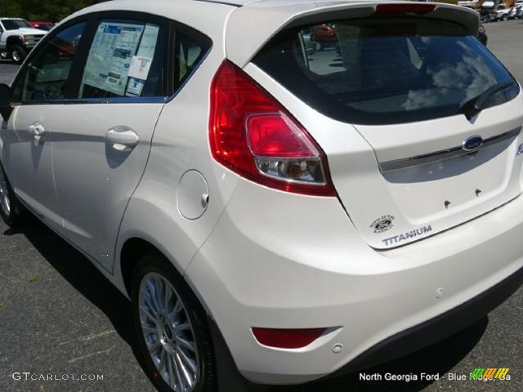 2016 Fiesta Titanium Hatchback - White Platinum Metallic Tri-coat / Medium Light Stone photo #36