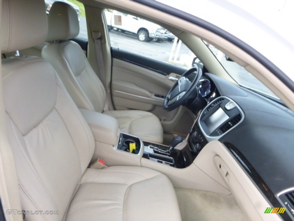 2011 300 Limited - Bright White / Black/Light Frost Beige photo #9