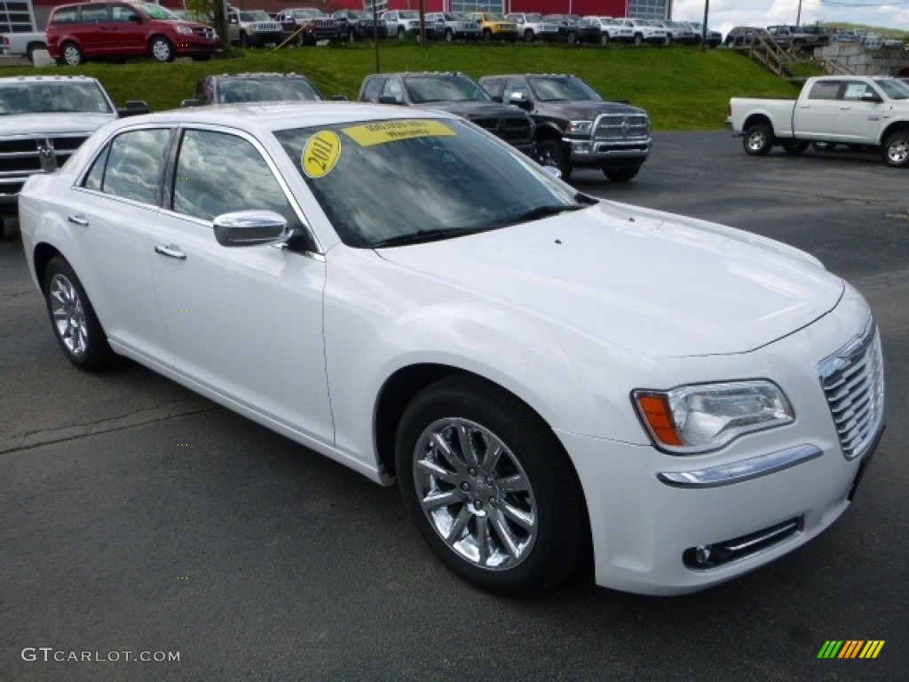 2011 300 Limited - Bright White / Black/Light Frost Beige photo #11