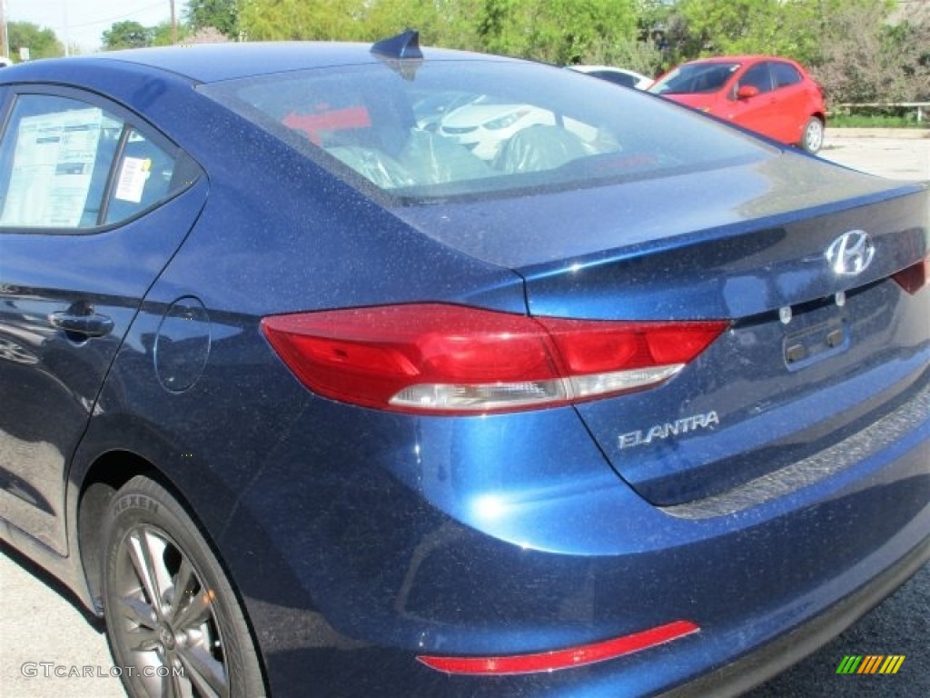 2017 Elantra SE - Lakeside Blue / Gray photo #4