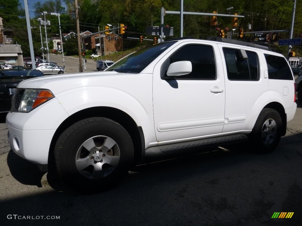 2007 Pathfinder LE 4x4 - Avalanche White / Desert photo #8