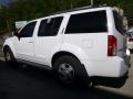 Avalanche White - Pathfinder LE 4x4 Photo No. 13
