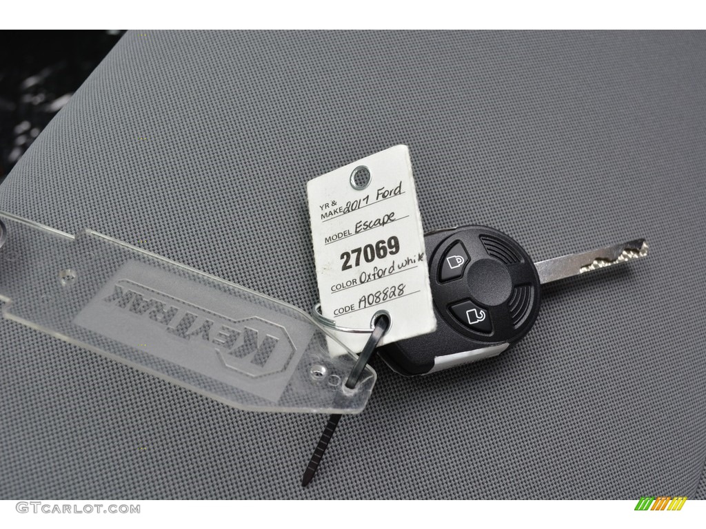 2017 Ford Escape S Keys Photo #112823270