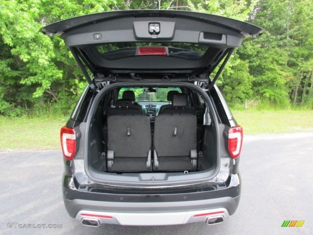 2016 Explorer Platinum 4WD - Shadow Black / Platinum Medium Soft Ceramic Nirvana Leather photo #13