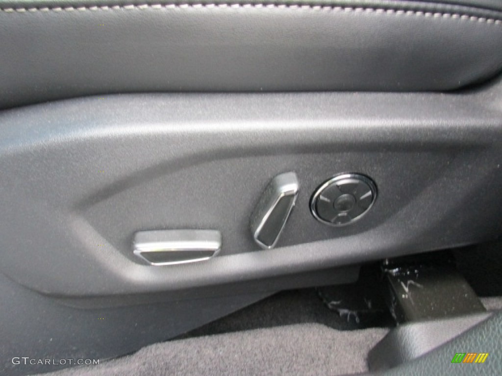 2016 Explorer Platinum 4WD - Shadow Black / Platinum Medium Soft Ceramic Nirvana Leather photo #15