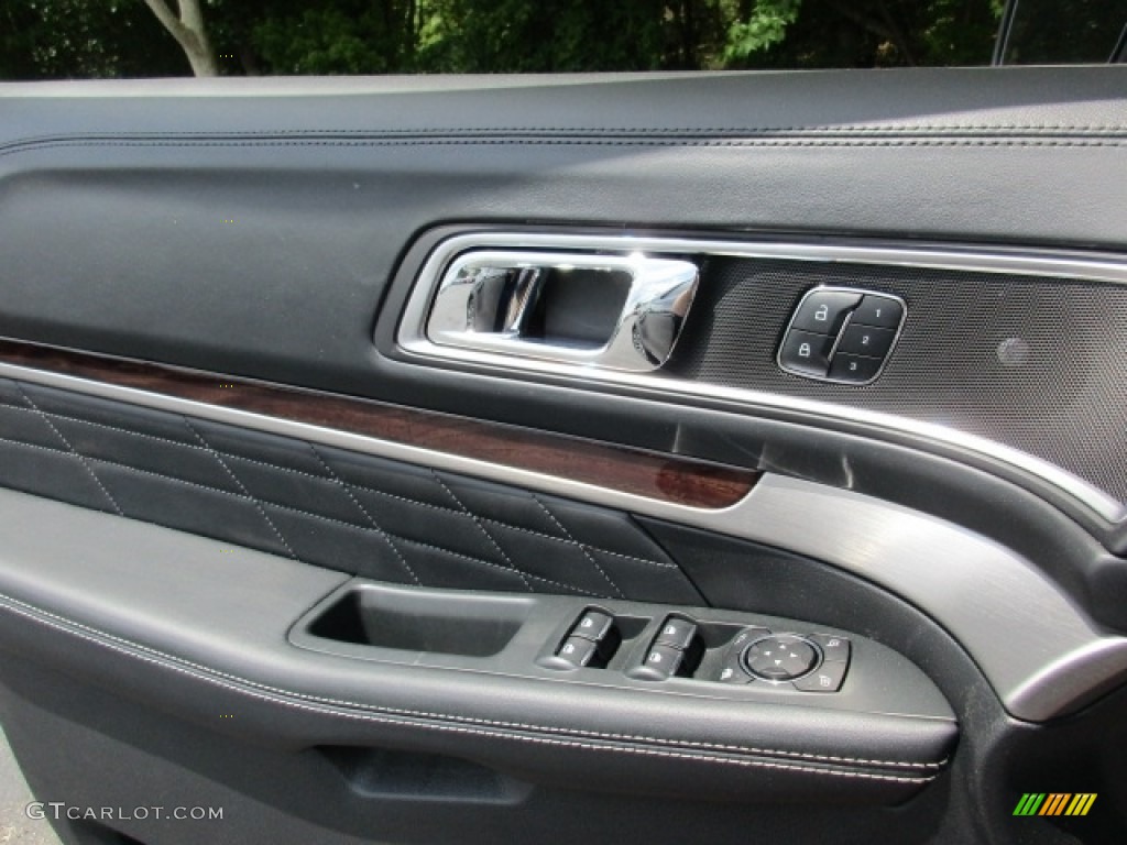 2016 Explorer Platinum 4WD - Shadow Black / Platinum Medium Soft Ceramic Nirvana Leather photo #31