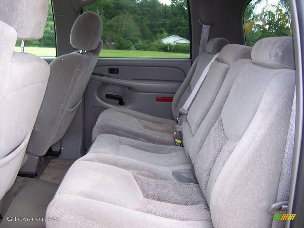 2004 Suburban 1500 LS - Silver Birch Metallic / Gray/Dark Charcoal photo #10