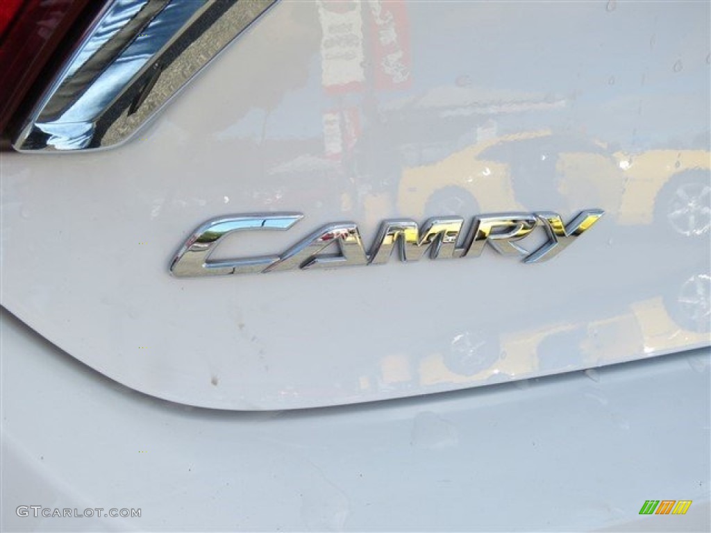 2015 Camry SE - Super White / Ash photo #22