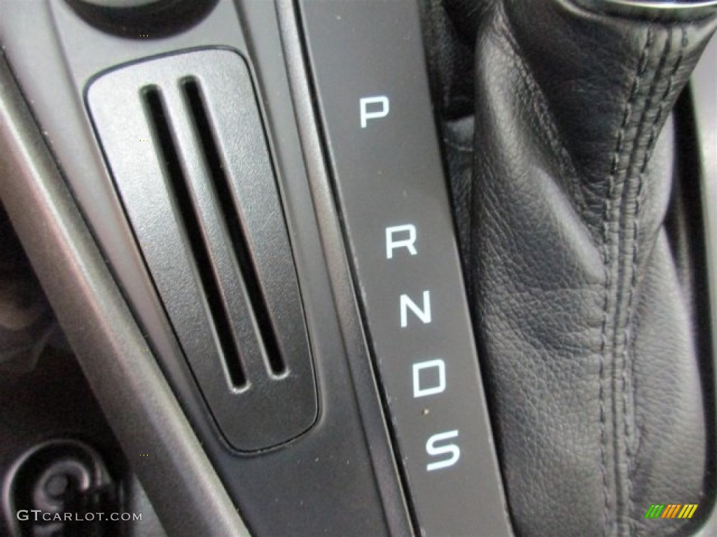 2015 Focus SE Hatchback - Oxford White / Charcoal Black photo #23