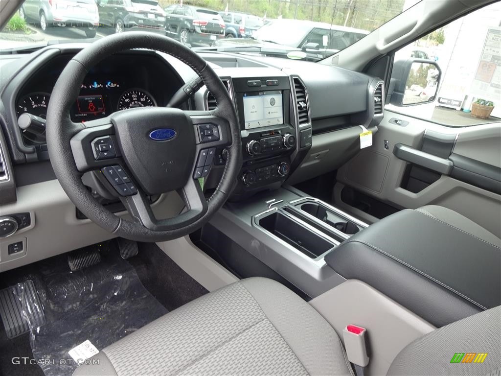 2016 F150 XLT SuperCrew 4x4 - Oxford White / Medium Earth Gray photo #12