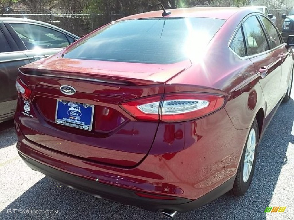 2016 Fusion S - Ruby Red Metallic / Medium Earth Gray photo #11