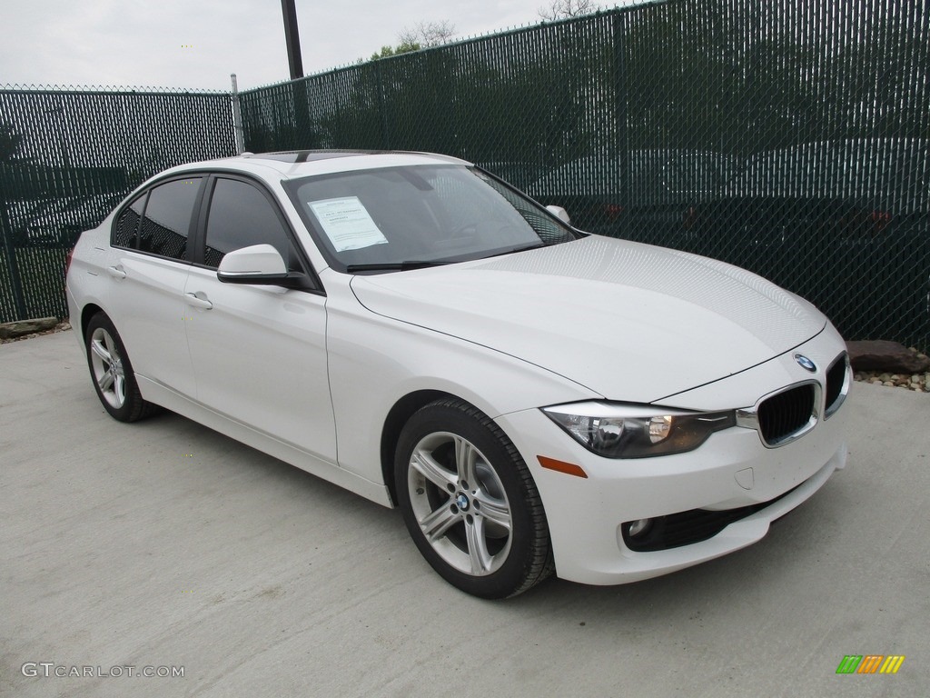 2013 3 Series 320i xDrive Sedan - Alpine White / Black photo #5