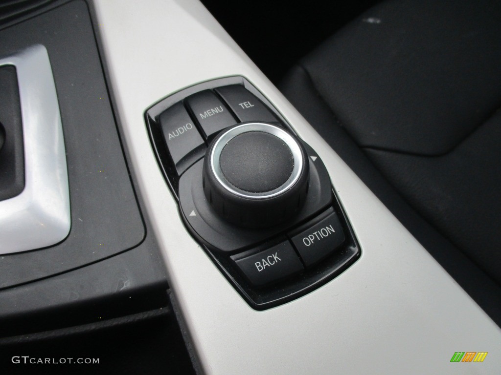 2013 3 Series 320i xDrive Sedan - Alpine White / Black photo #18