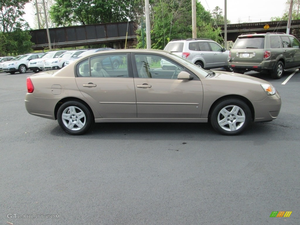 2008 Malibu Classic LT Sedan - Amber Bronze Metallic / Cashmere Beige photo #5