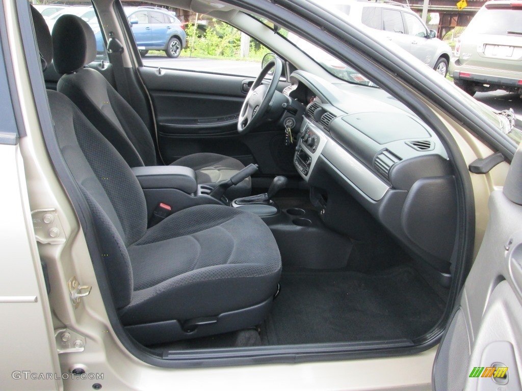 2006 Sebring Touring Sedan - Linen Gold Metallic Pearl / Dark Slate Gray photo #17