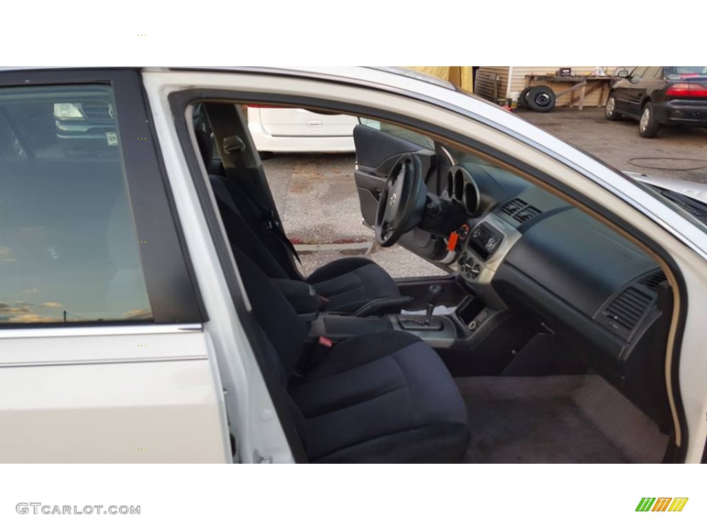 2004 Altima 2.5 S - Satin White / Charcoal photo #13