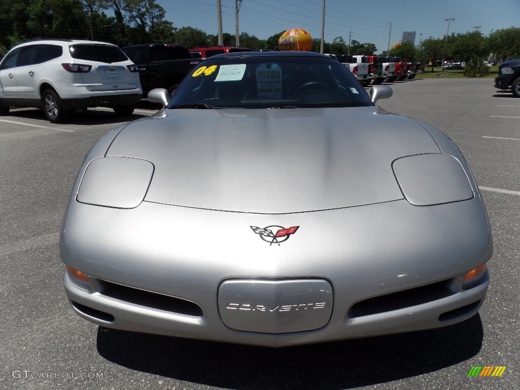 2004 Corvette Coupe - Machine Silver Metallic / Light Gray photo #12