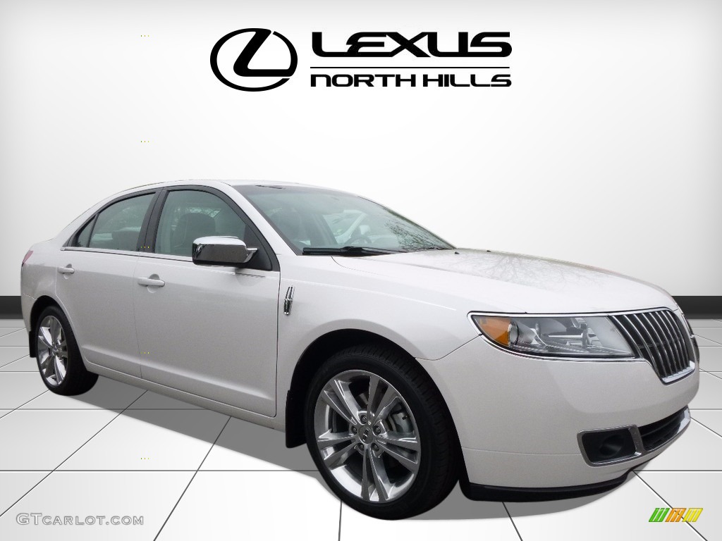 White Platinum Tri-Coat Lincoln MKZ