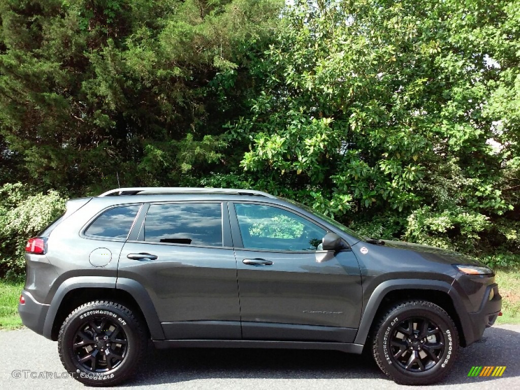 2016 Cherokee Trailhawk 4x4 - Granite Crystal Metallic / Black photo #5